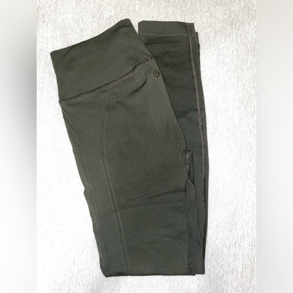 Lululemon Seamless Workout Leggings. Size 4. Olive Green. High waist. - Picture 1 of 1